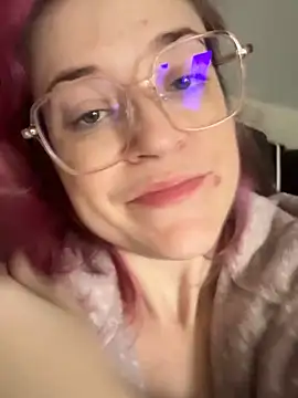 winestaindlips online show from November 26, 1:23 pm