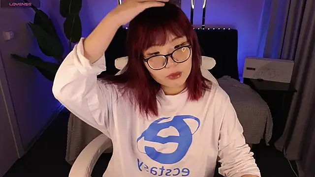 Erica Asti online show from November 24, 3:06 am