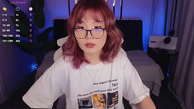 Erica Asti online show from December 3, 3:58 am