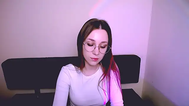 Snapshot of MillaTems_ chatting on November 25, 8:36 am MillaTems online show from November 25, 8:36 am