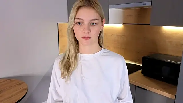 DebraVaughn online show from December 1, 6:13 pm