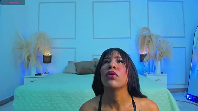 Snapshot of Alice_Owenn chatting on November 23, 2:11 am Alice Owenn online show from November 23, 2:11 am