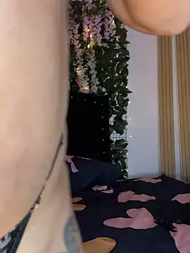 ArielleMillerr- online show from November 22, 5:12 pm