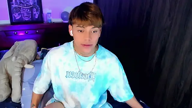 Snapshot of Jin_kougasaki chatting on November 27, 2:57 am Jin kougasaki online show from November 27, 2:57 am