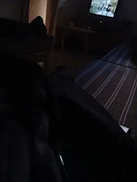 Snapshot of ouchenshadow2975 chatting on November 18, 4:00 pm ouchenshadow2975 online show from November 18, 4:00 pm