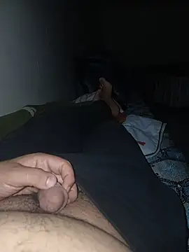 Snapshot of ouchenshadow2975 chatting on November 30, 12:47 am ouchenshadow2975 online show from November 30, 12:47 am