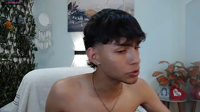 Snapshot of DraxBlade09 chatting on November 22, 7:57 pm DraxBlade09 online show from November 22, 7:57 pm