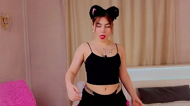 LaneUmanzor online show from December 2, 11:04 am