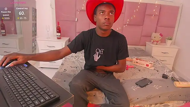 NoahJhonson69 online show from November 27, 6:32 pm