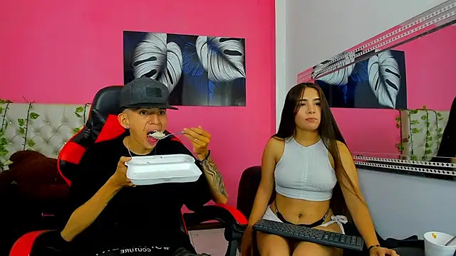 MiaAndTeylor online show from November 23, 7:35 pm