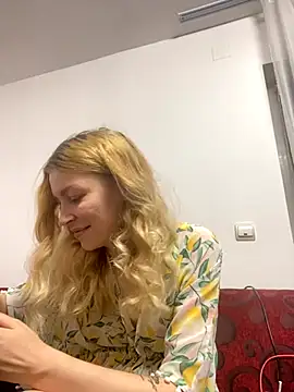 Snapshot of LexiSlimVIbe chatting on December 3, 9:24 pm LexiSlimVIbe online show from December 3, 9:24 pm