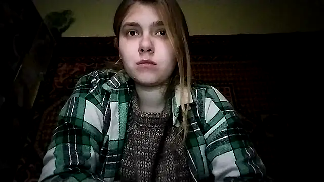 Snapshot of KikiBang chatting on December 5, 9:29 am KikiBang online show from December 5, 9:29 am