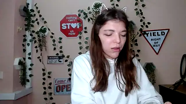 Sweeet Emilyy online show from December 3, 2:48 pm