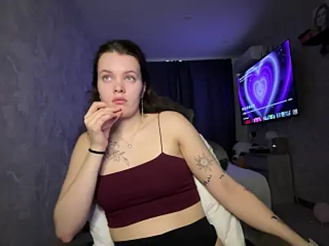 Teresa Yung online show from November 22, 8:35 am