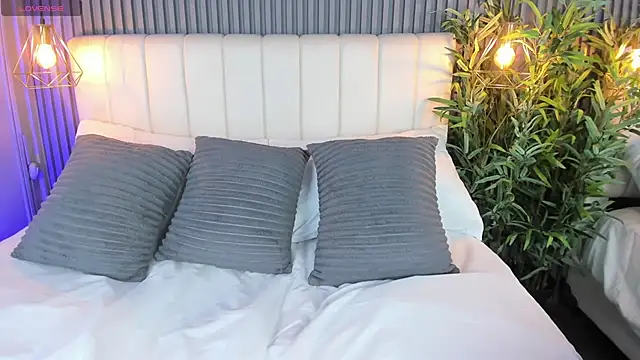 JulianaCord  online show from November 26, 6:03 am