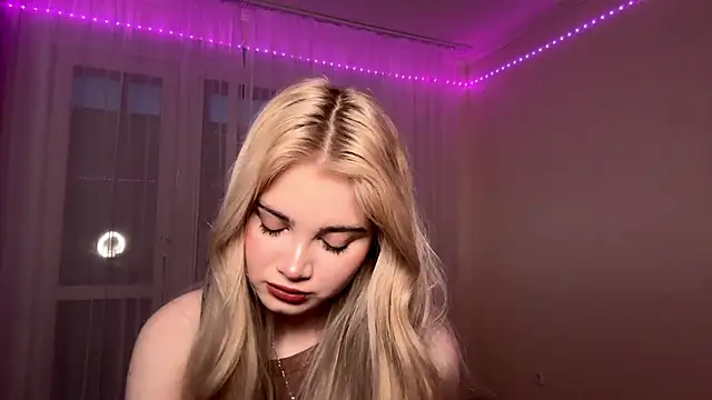 KarissaBoisse online show from November 21, 12:04 pm