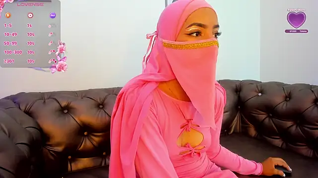 layla Habid online show from November 26, 8:21 pm