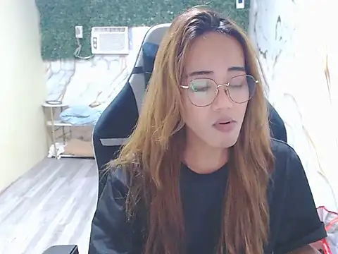 Snapshot of imadriana12 chatting on November 23, 7:52 am imadriana12 online show from November 23, 7:52 am