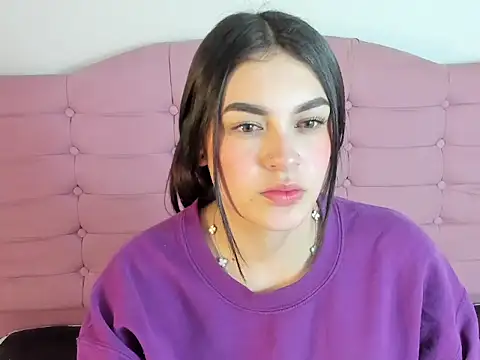 Snapshot of kylie1_ls chatting on November 27, 1:18 am kylie1 ls online show from November 27, 1:18 am