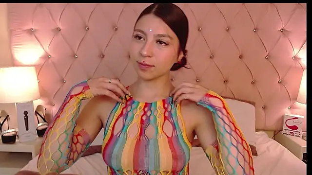 Snapshot of Hillary_Thomson chatting on November 25, 3:12 pm Hillary Thomson online show from November 25, 3:12 pm