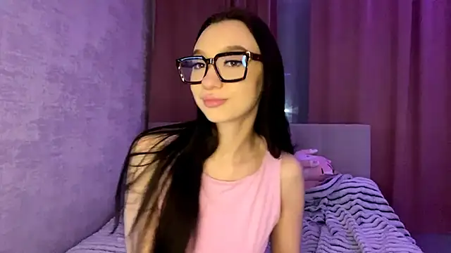 KristaLarmon online show from December 3, 4:27 pm