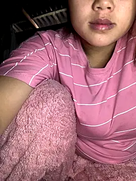 Snapshot of Sug04 chatting on November 25, 3:28 am Sug04 online show from November 25, 3:28 am