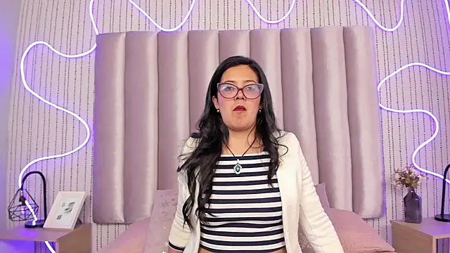 TAMARALEWISMD online show from December 4, 4:11 am