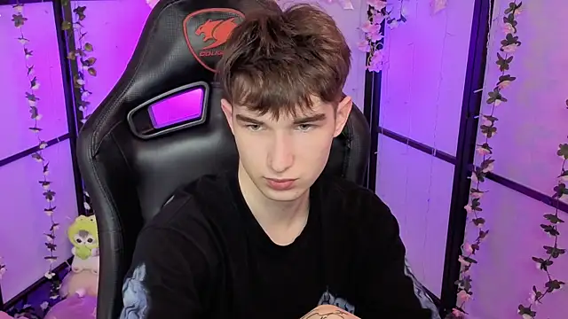 Maxwellchiik online show from November 25, 12:38 pm