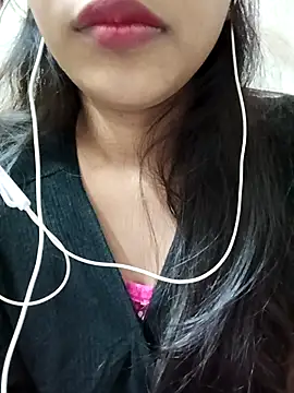 simmi02 online show from December 1, 7:41 pm