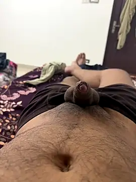 Snapshot of cumm_boyyy chatting on November 24, 6:40 pm cumm boyyy online show from November 24, 6:40 pm