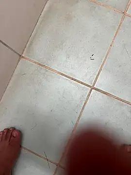 Snapshot of cumm_boyyy chatting on November 30, 4:05 am cumm boyyy online show from November 30, 4:05 am