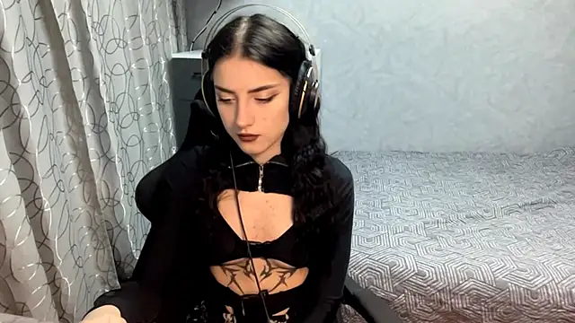 Meowluly online show from November 24, 9:14 pm