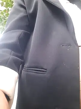 Snapshot of Bea_219 chatting on December 14, 12:27 am Bea 219 online show from December 14, 12:27 am