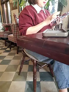 Snapshot of Bea_219 chatting on December 15, 6:06 am Bea 219 online show from December 15, 6:06 am