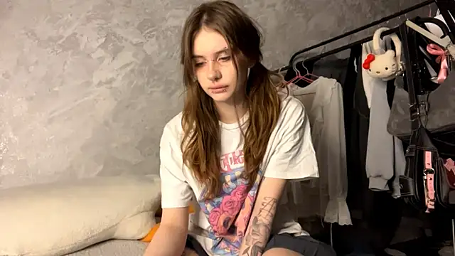 evva avve online show from December 20, 5:36 am