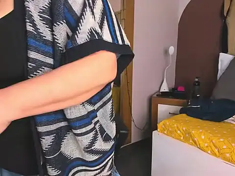 MilaFoxxy online show from November 29, 11:35 am