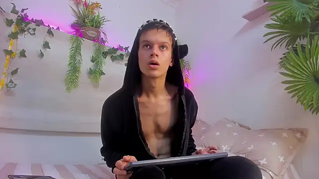 AngelSlimm online show from November 26, 5:08 am