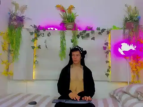 AngelSlimm online show from November 28, 5:10 am