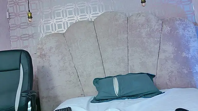 abby saenz 2025 online show from December 1, 8:58 pm