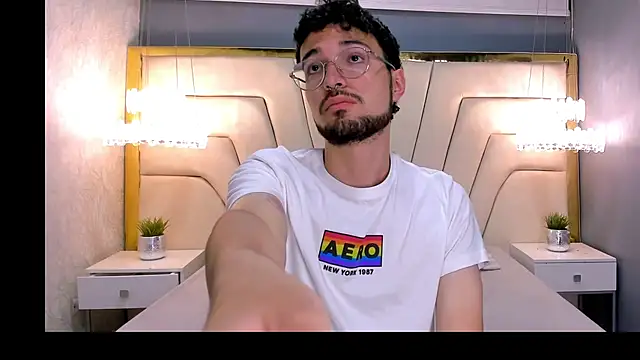 JonnyGreey online show from November 29, 7:50 pm