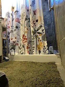 xxxenzo1 online show from December 15, 6:48 pm