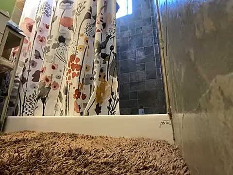 xxxenzo1 online show from February 18, 6:15 pm