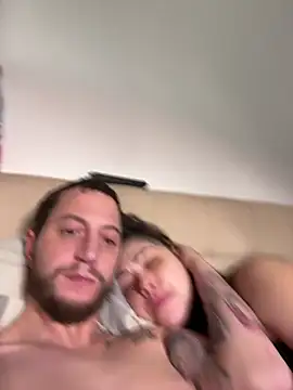 Snapshot of AlessiaMarco chatting on December 17, 11:55 pm AlessiaMarco online show from December 17, 11:55 pm