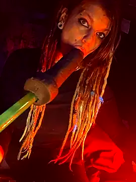 Snapshot of Horny_hippie chatting on December 16, 12:15 am Horny hippie online show from December 16, 12:15 am