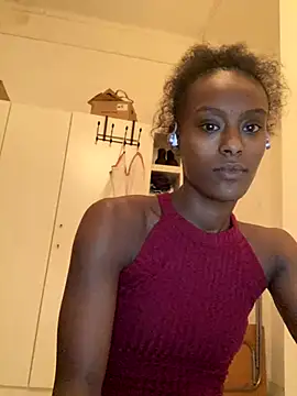    Hannah    online show from November 28, 5:37 pm