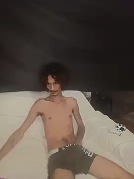 Snapshot of theyllorwillian chatting on December 14, 12:16 am theyllorwillian online show from December 14, 12:16 am