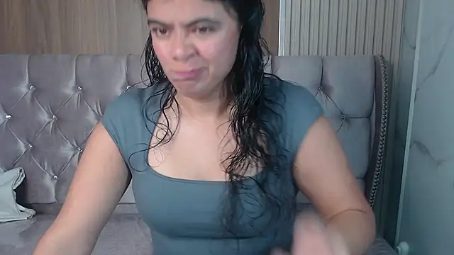 Evangeline b online show from December 5, 12:58 pm