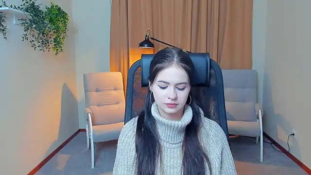 EvieWycoff online show from December 1, 12:10 pm