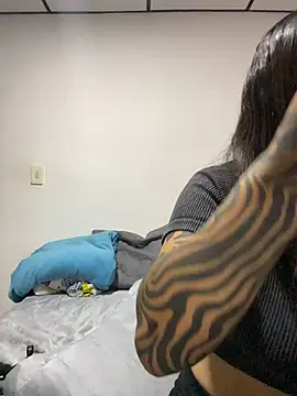 Alana Arang online show from November 27, 1:51 am