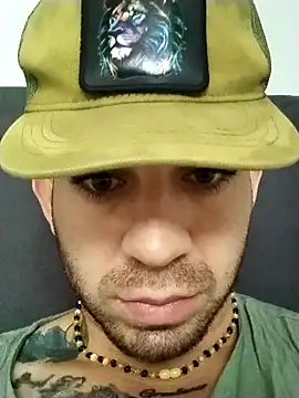 Snapshot of hazarcannn chatting on November 29, 8:50 am hazarcannn online show from November 29, 8:50 am